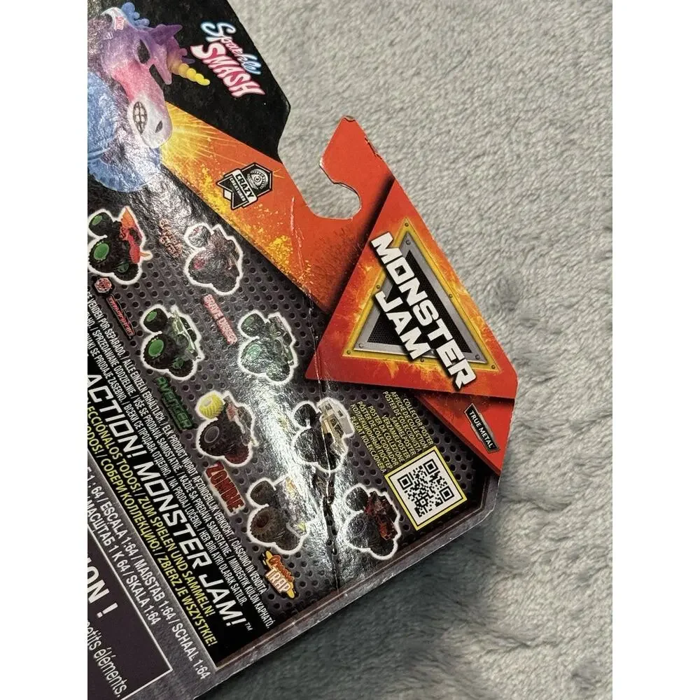 Lot 2x Monster Jam Sparkle Smash Series 33 Crazy Creatures 1:64 Truck NIB NIP￼￼